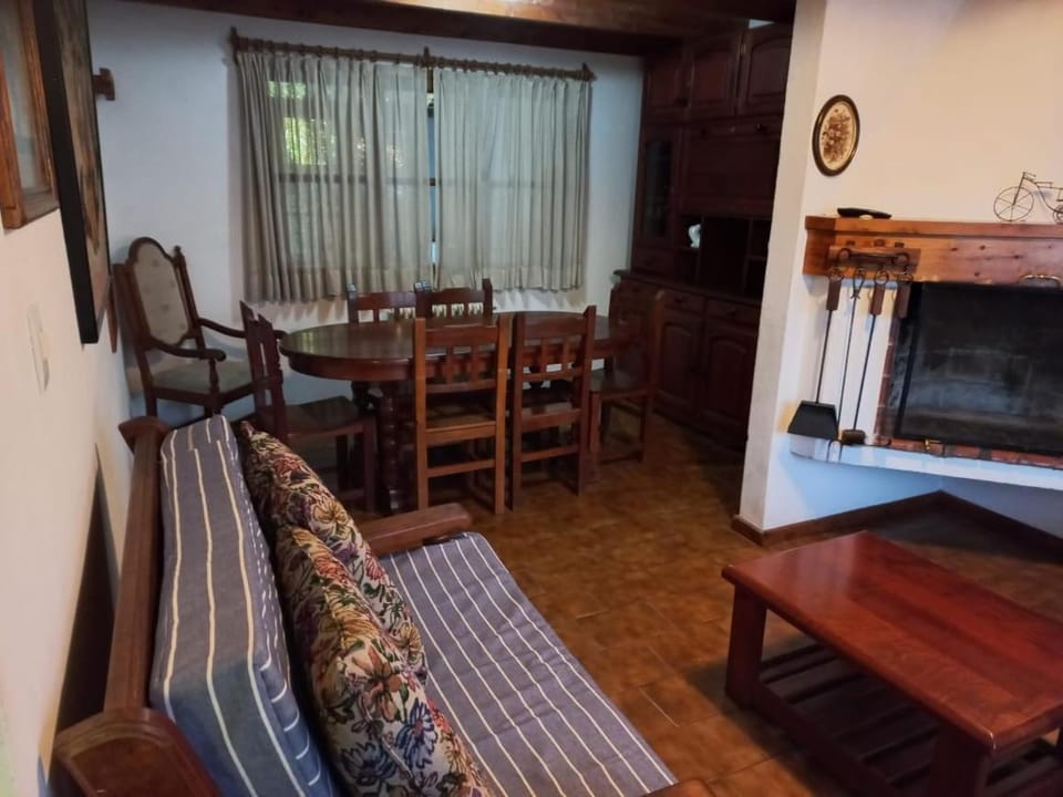 Casa Las Mutisias House in San Martín de los Andes