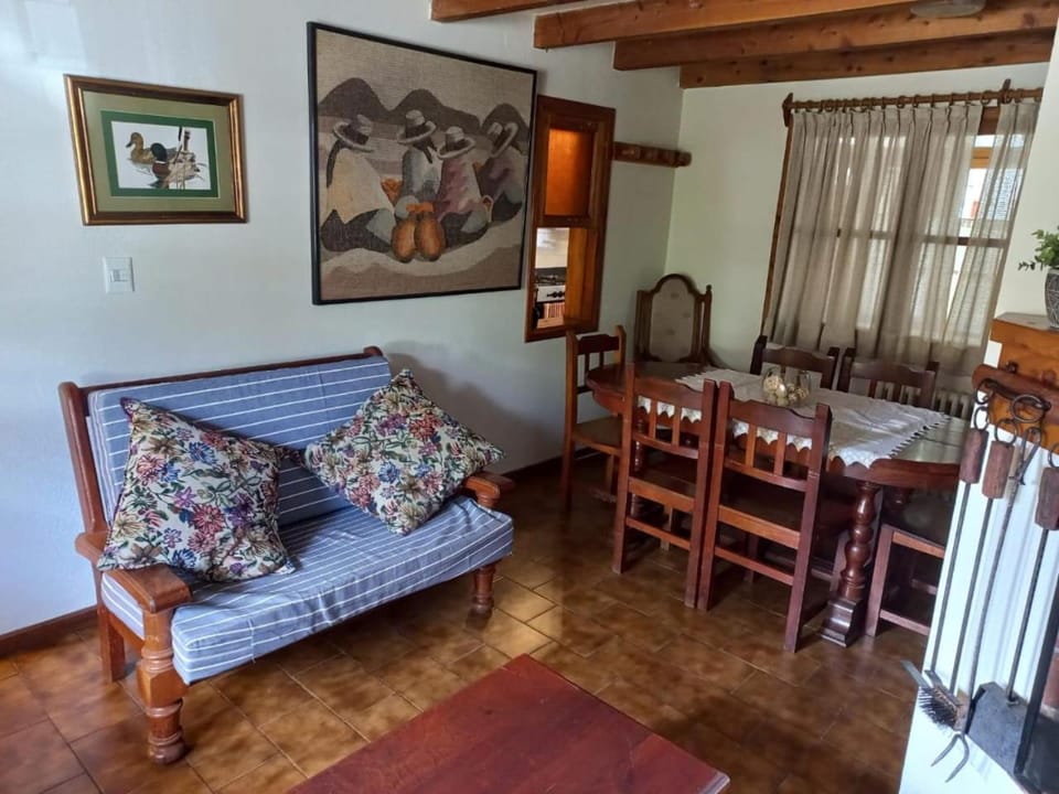 Casa Las Mutisias House in San Martín de los Andes