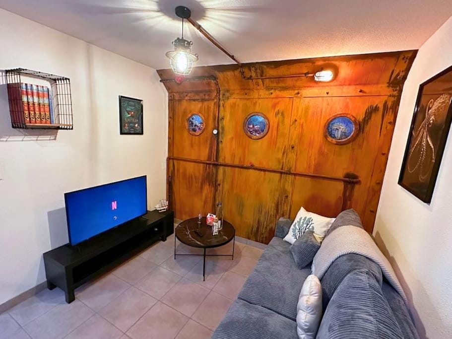 Communal lounge/ TV room, TV and multimedia
