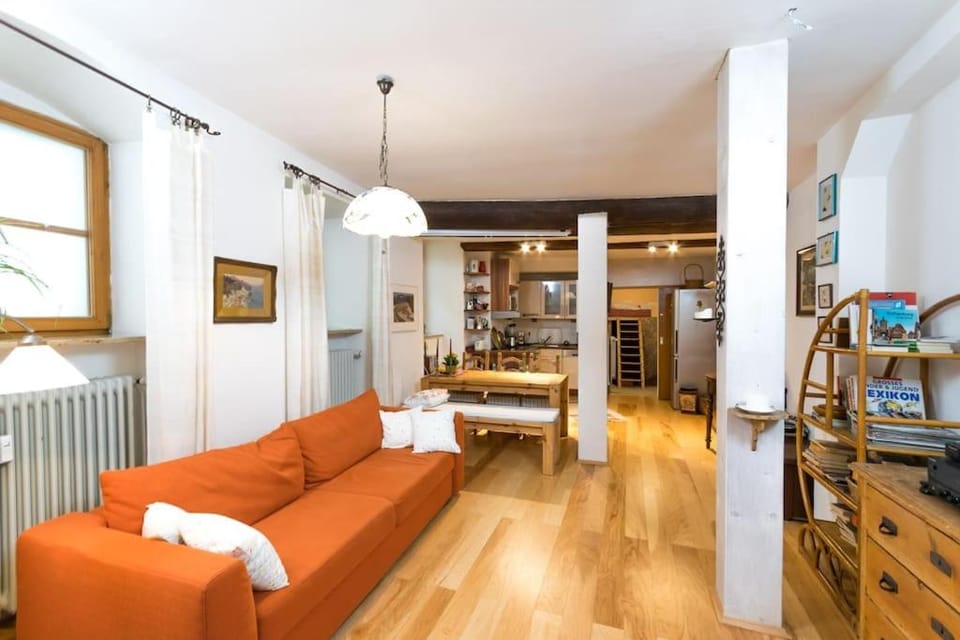 Living room, Photo of the whole room, Seating area, Dining area