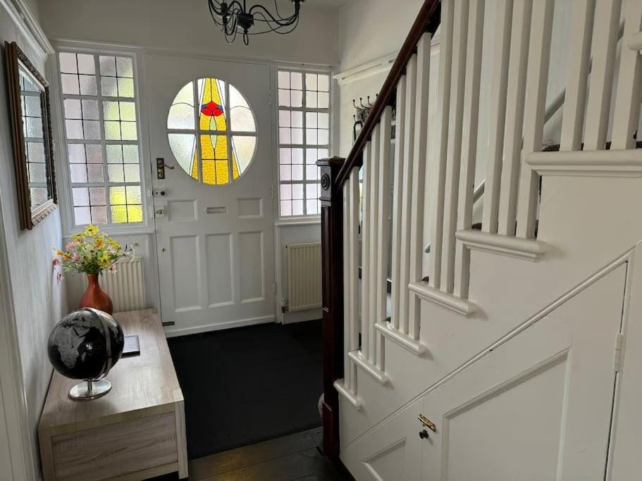 Littlecroft Central City Centre 3 bedroom home Private Parking House in Plymouth
