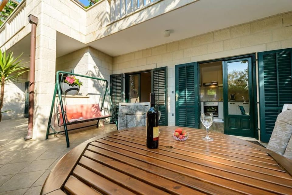 City Center Suites - Studio with Private Terrace 2 Apartment in Cavtat