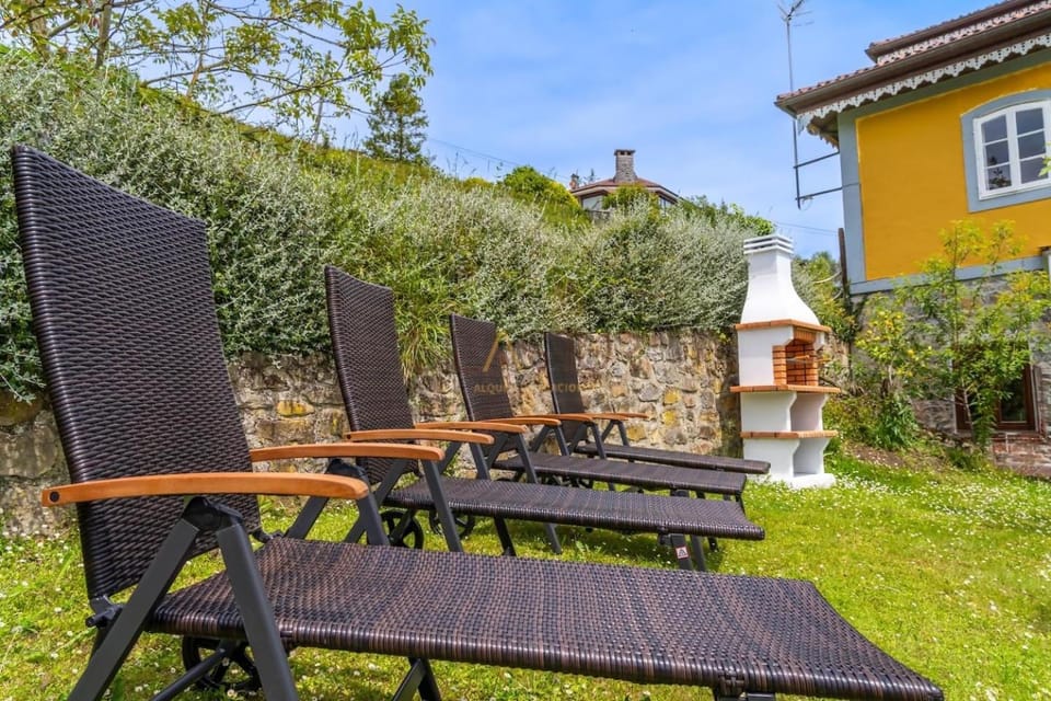 Paraiso Puntal House in Asturias