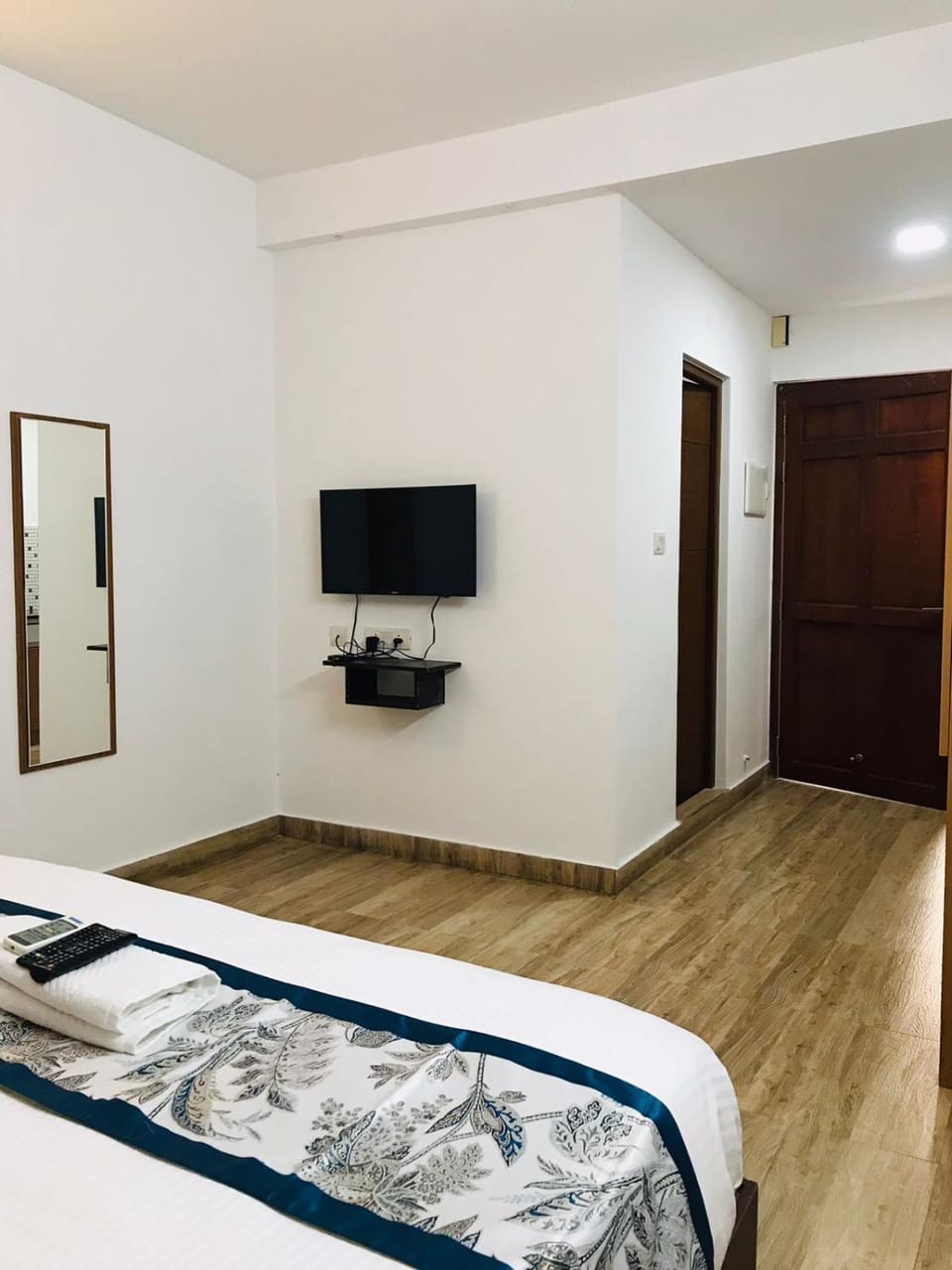 TV and multimedia, wardrobe