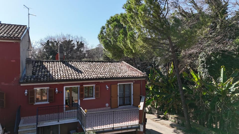 S333 – Sirolo, trilocale con terrazzo e posto auto Apartment in Sirolo