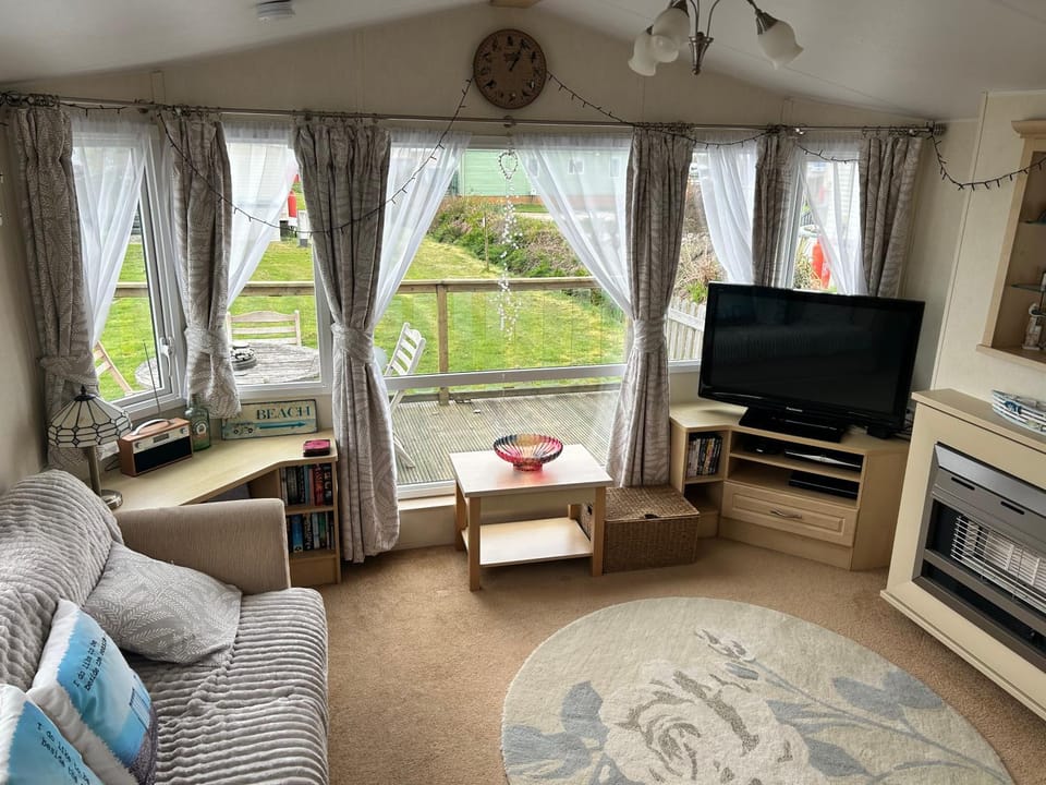 Cosy caravan Sunbeach Campground/ 
RV Resort in Wales