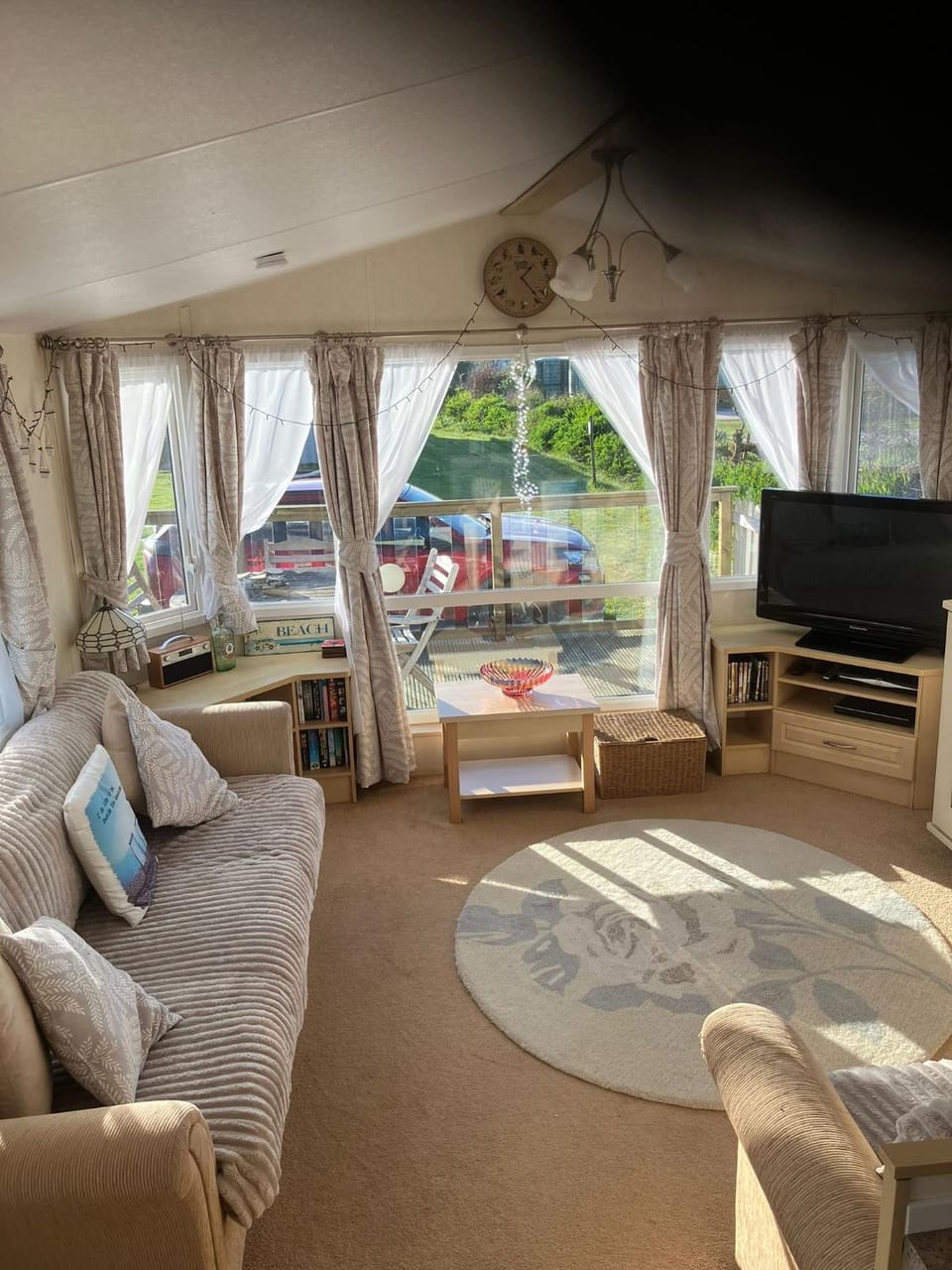 Cosy caravan Sunbeach Campground/ 
RV Resort in Wales