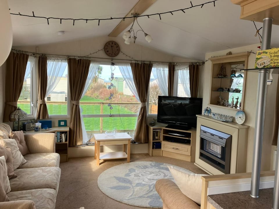 Cosy caravan Sunbeach Campground/ 
RV Resort in Wales