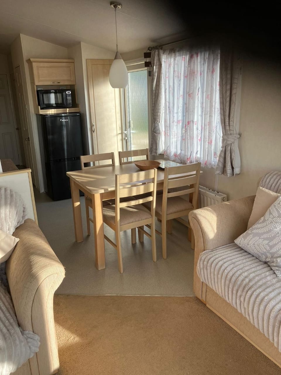 Cosy caravan Sunbeach Campground/ 
RV Resort in Wales