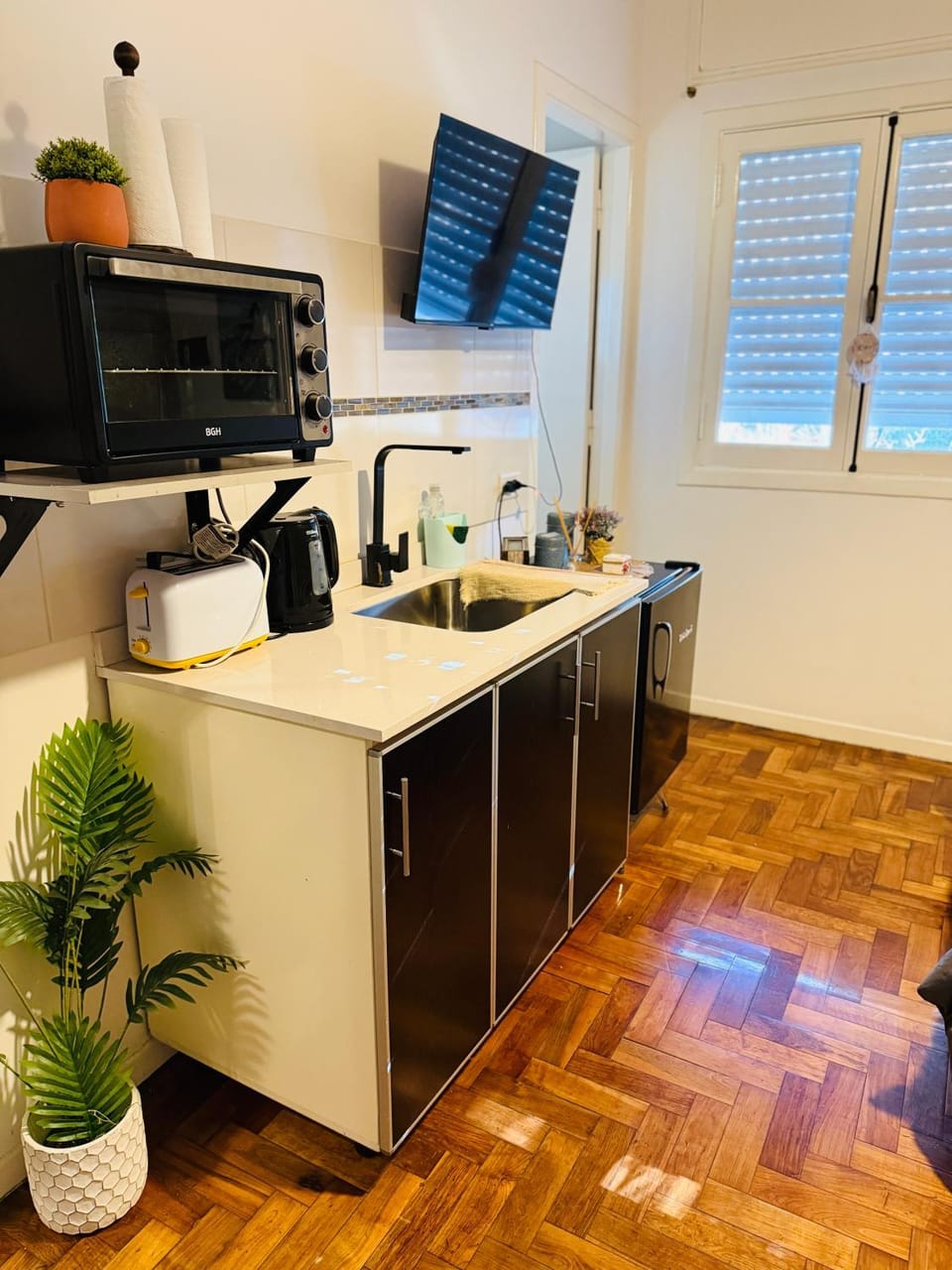 Coffee/tea facilities, Kitchen or kitchenette, minibar, toaster