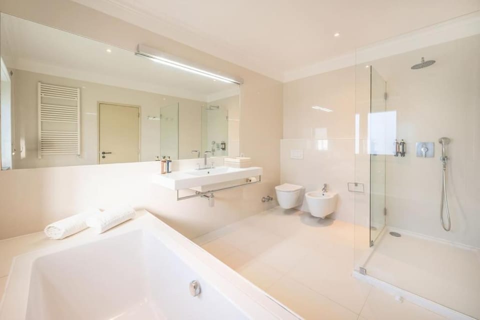 Toilet, Bathroom, Bath