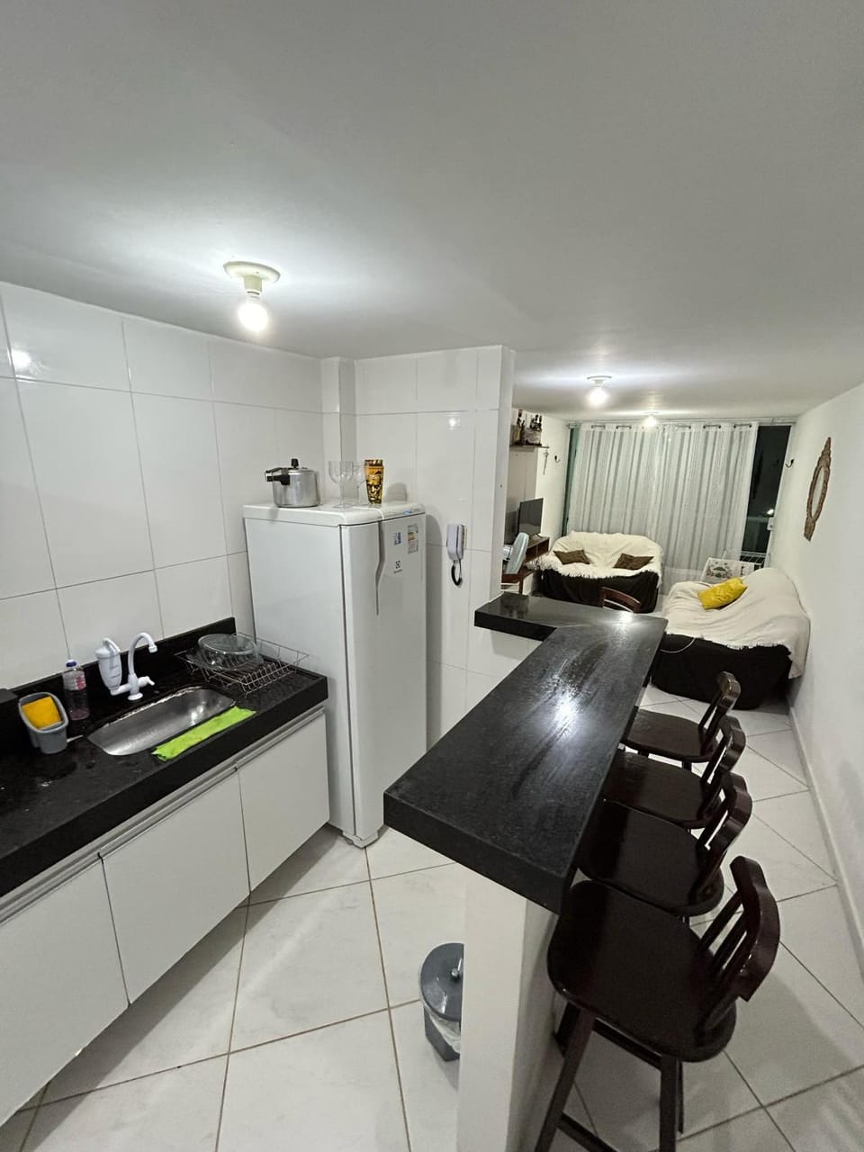 Kitchen or kitchenette, minibar, oven, stove