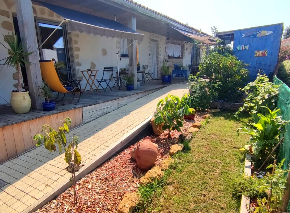 Property building, Patio, Spring