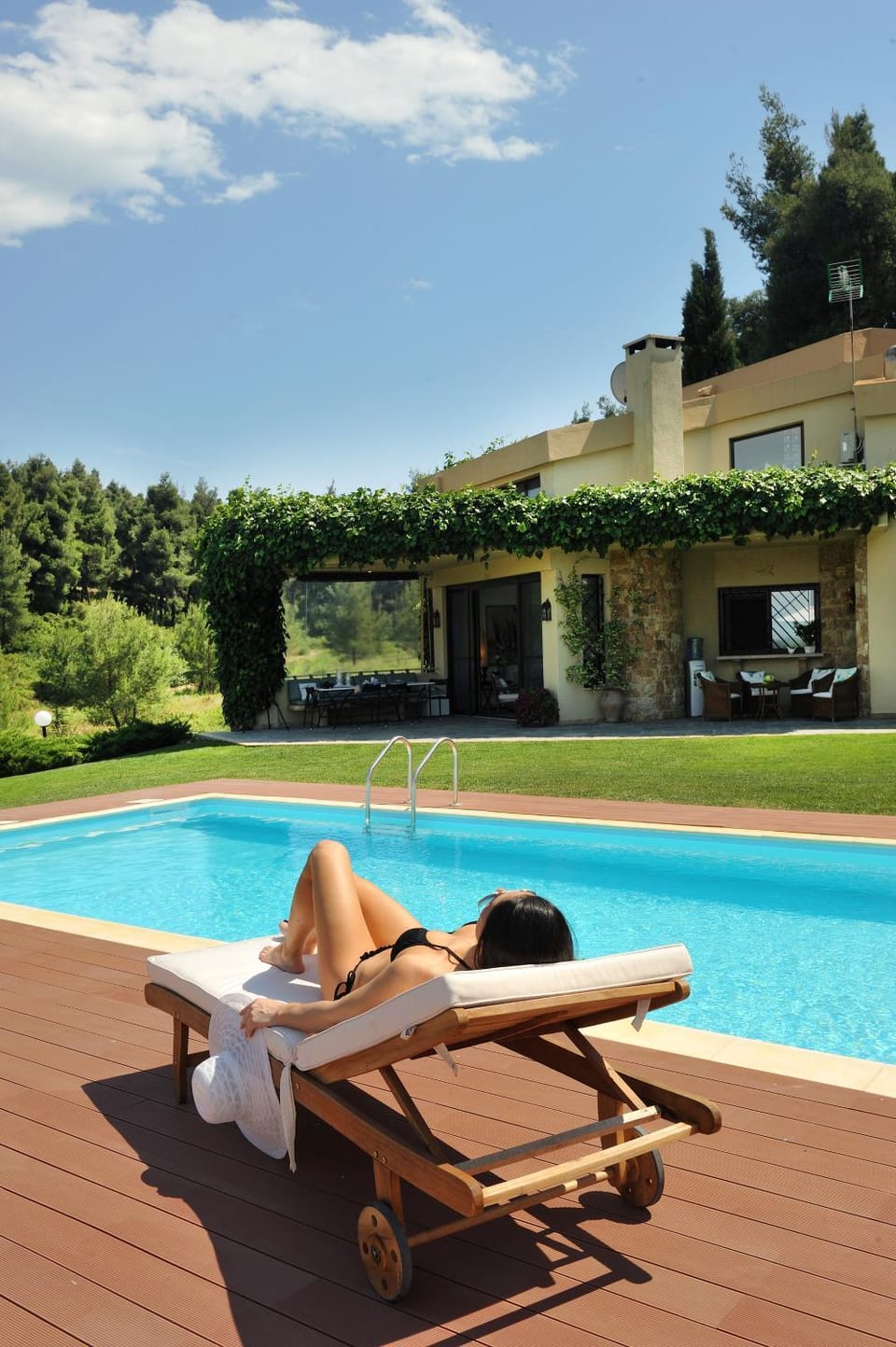 Swimming pool