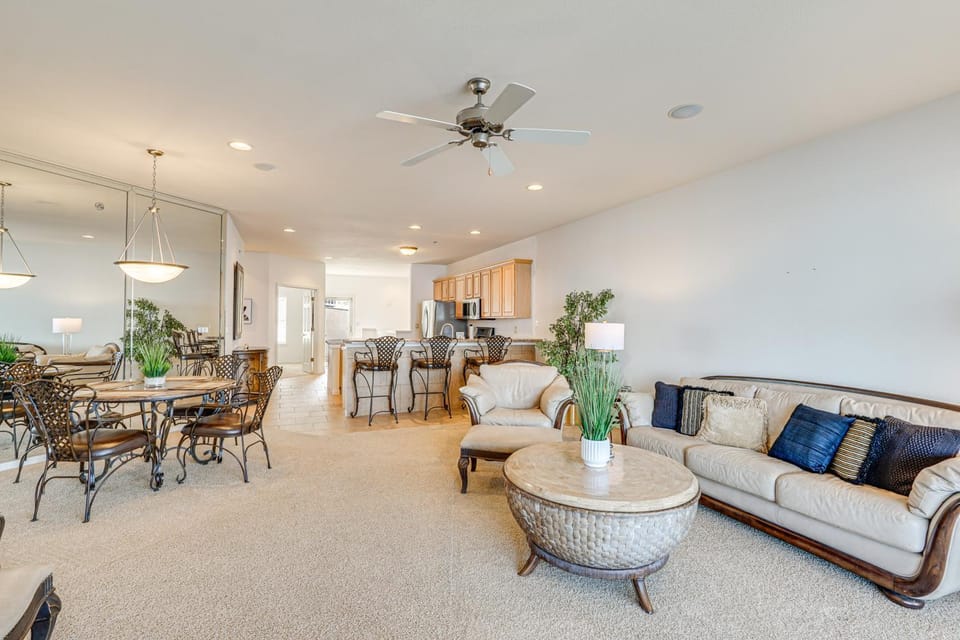Lakeside Osage Beach Condo in Lands End Community House in Osage Beach