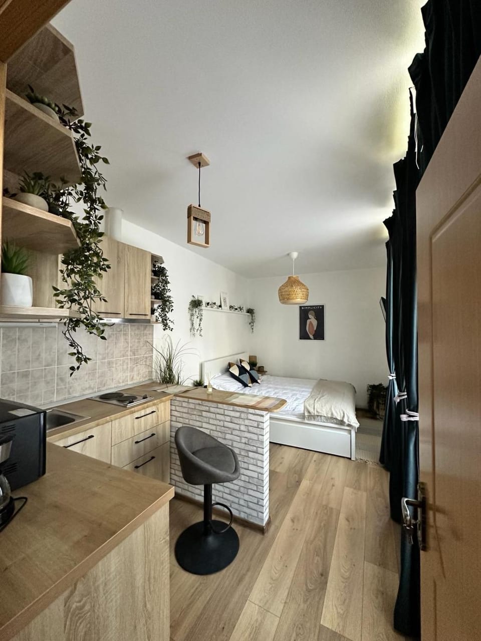 Kitchen or kitchenette, Seating area