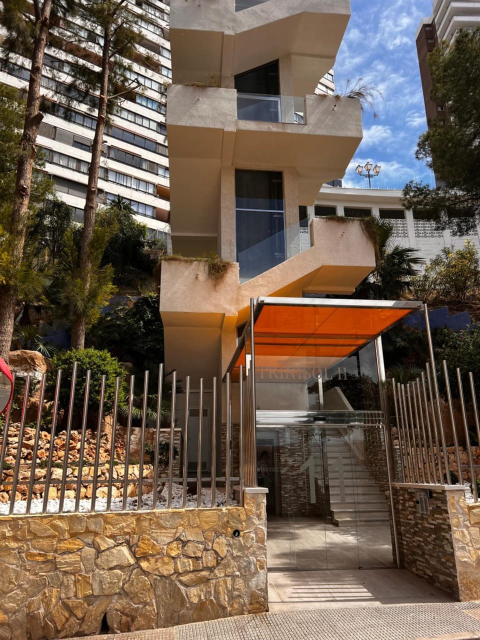 Facade/entrance