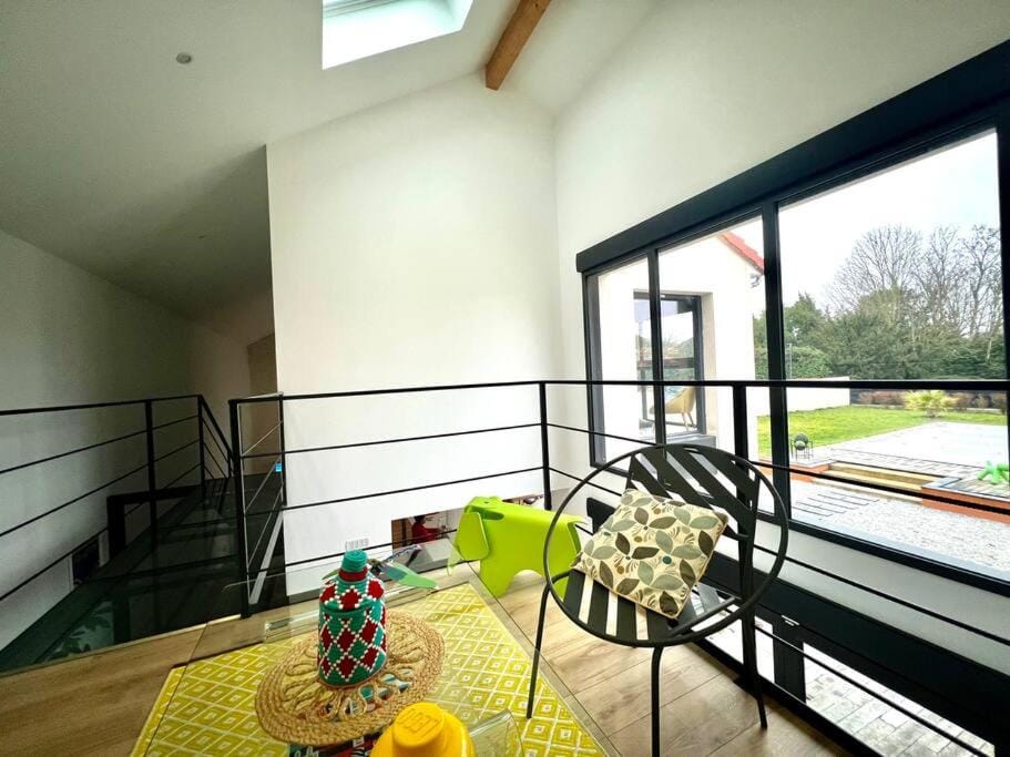 Villa d’architecte avec piscine à 5mn du Futuroscope Villa in Centre-Val de Loire