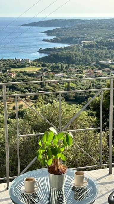 Newly Renovated Endless view Dimitra's House House in Vlachata
