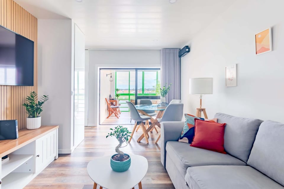 Communal lounge/ TV room, TV and multimedia, Living room
