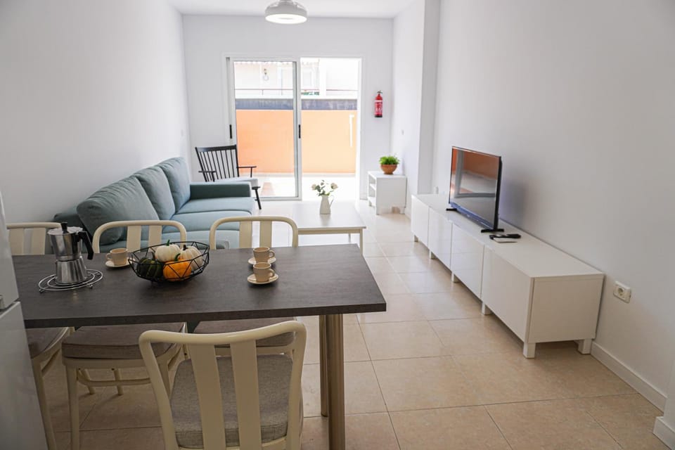 Living room, Seating area, Dining area, hair dresser
