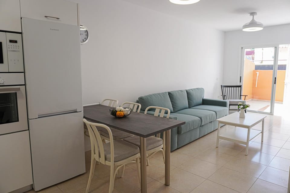 TV and multimedia, Kitchen or kitchenette, Living room, Seating area, Dining area, minibar