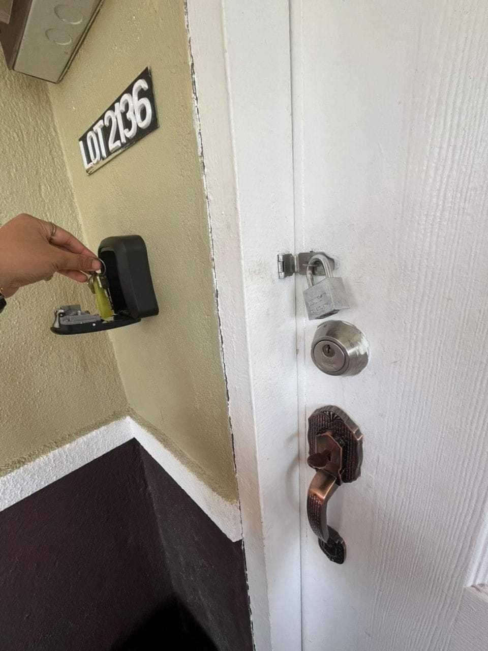Homestay Bourgenvilla Sura tengah Dungun Terengganu House in Terengganu, Malaysia