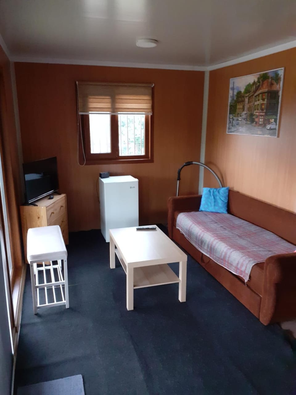 Bed, Living room