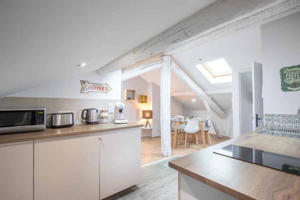 Coffee/tea facilities, Dining area, minibar, pet friendly, stove, toaster