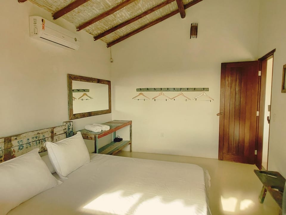 Bed, Photo of the whole room, Bedroom, air conditioner