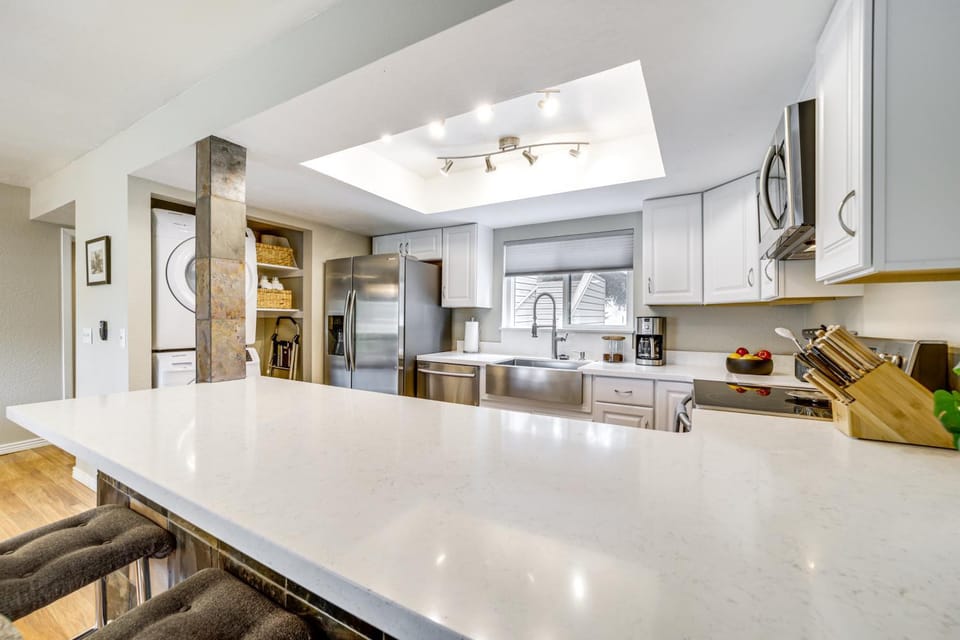 Deck & Golf Course Views: Munds Park Condo! House in Munds Park