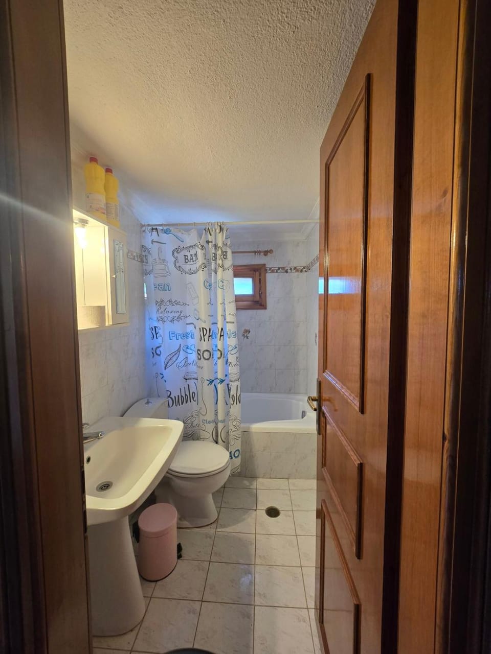 Bathroom, Bath
