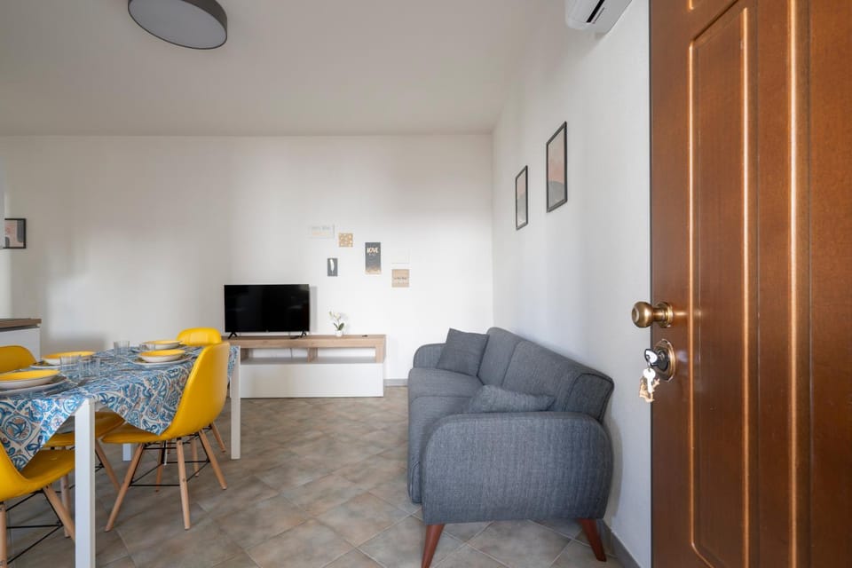Communal lounge/ TV room, Dining area