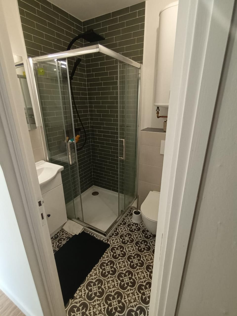 Shower, Toilet, Bathroom