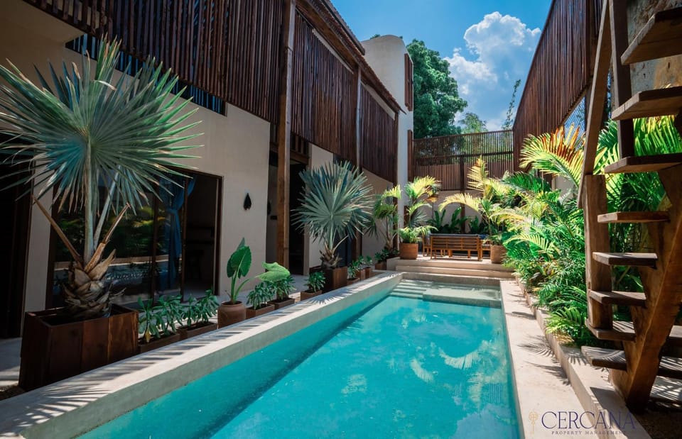 Swimming pool