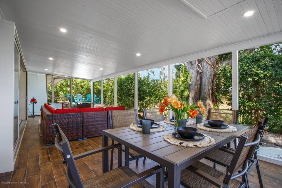 Gorgeous Grove Contemporary Family Home House in Sarasota