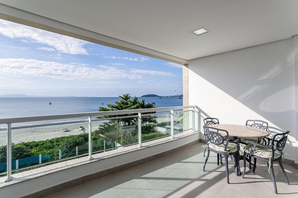 Natural landscape, View (from property/room), Balcony/Terrace, Dining area, Sea view