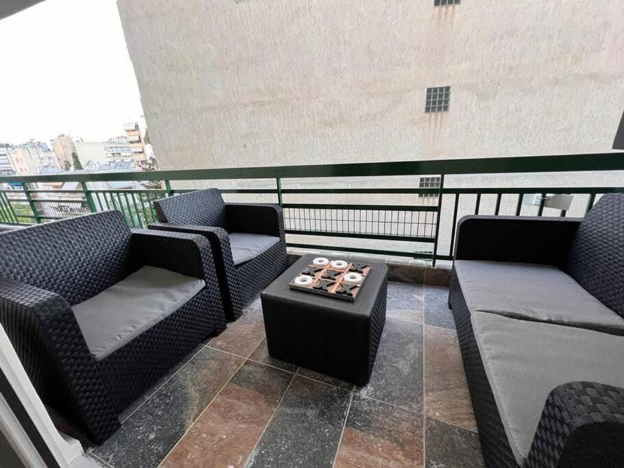 Fresh Spicy 1bd Amusement Arcade Apartment in South Athens