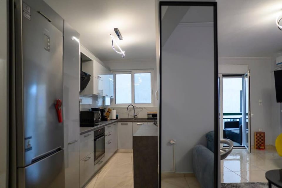 Fresh Spicy 1bd Amusement Arcade Apartment in South Athens