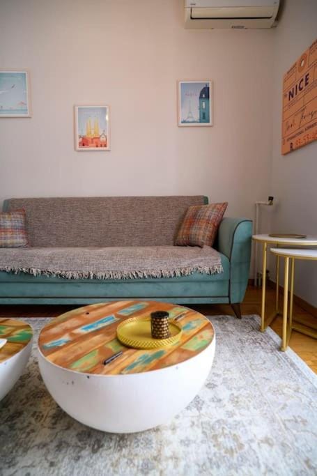 BlueXenia 1 bedroom Retro Luxury Apartment in Kallithea
