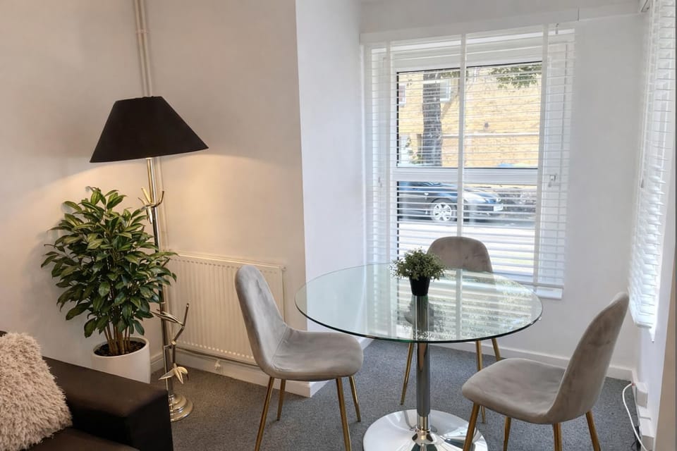 LimeTree in the Blue House - Cambridge Central Stay Apartment in Cambridge