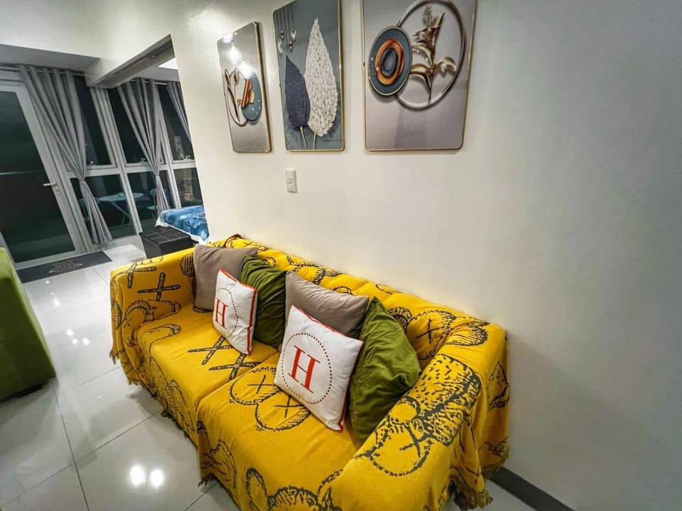EG Private House -Service APT Hotel Apartment in Makati