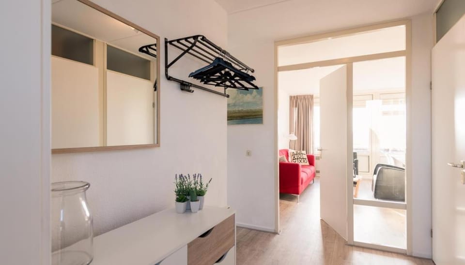 Waddenzicht 71 Ameland - tolle FerienwWohnung mit großer Dachterrasse für bis zu 4 Personen - Haustiere herzlich willkommen, strandnah Apartment in Friesland, Netherlands