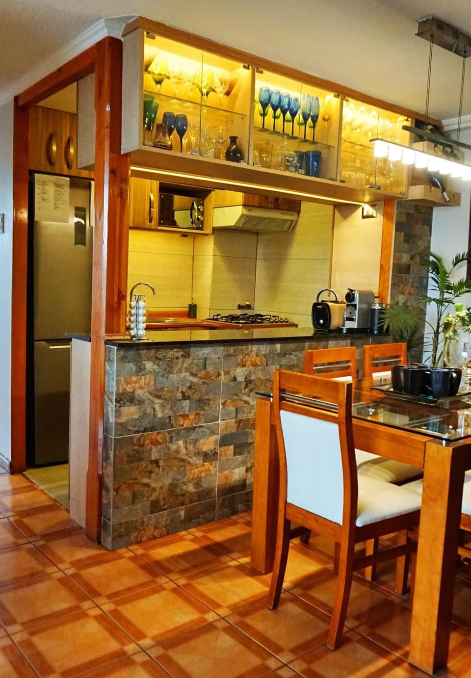 Communal lounge/ TV room, Kitchen or kitchenette, Dining area, minibar, stove