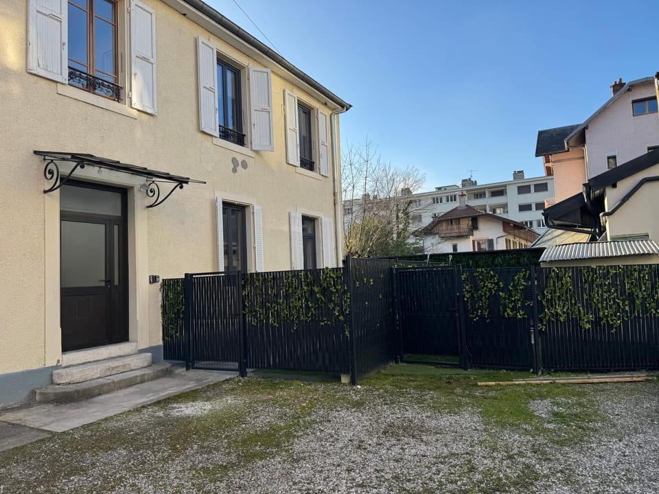 Inner courtyard view