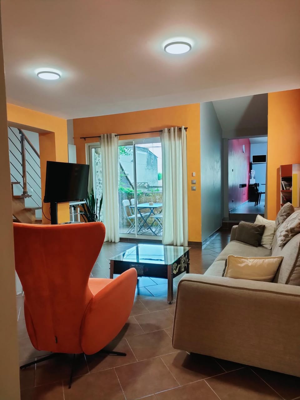 Communal lounge/ TV room, Living room, Seating area