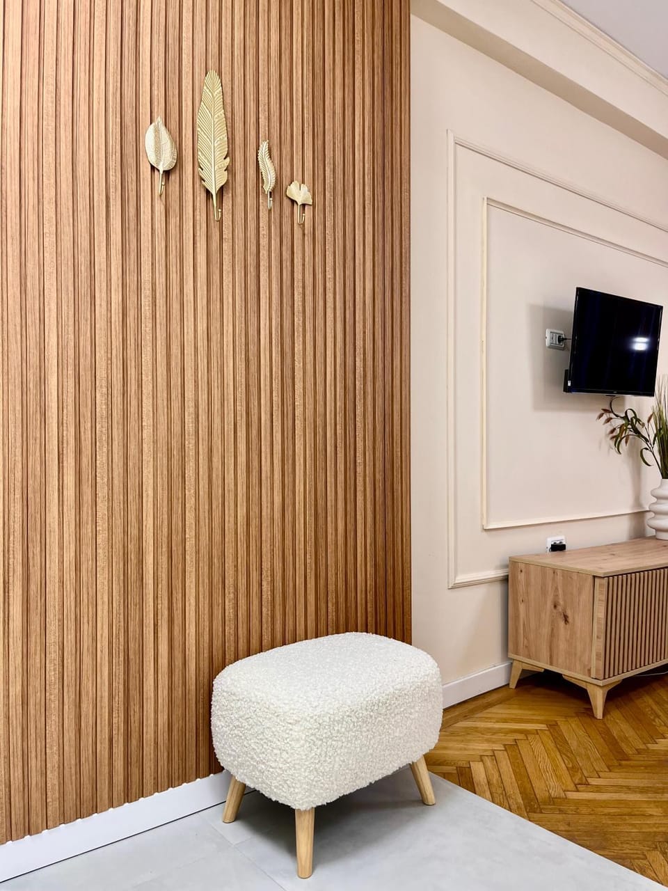 Lobby or reception, wardrobe