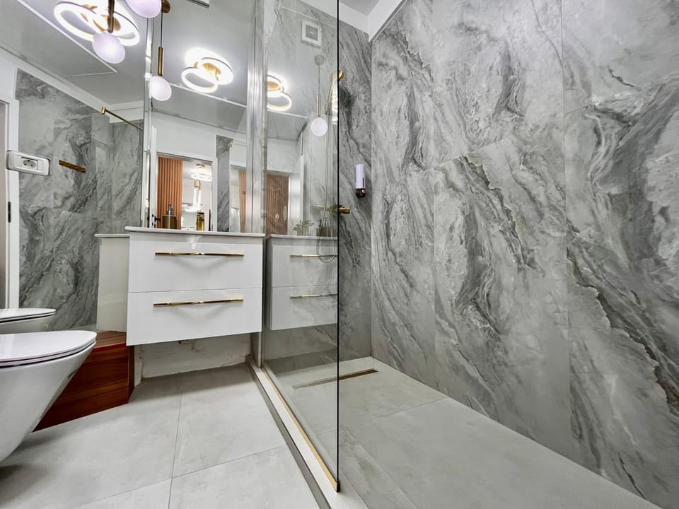 Shower, Toilet, Bathroom