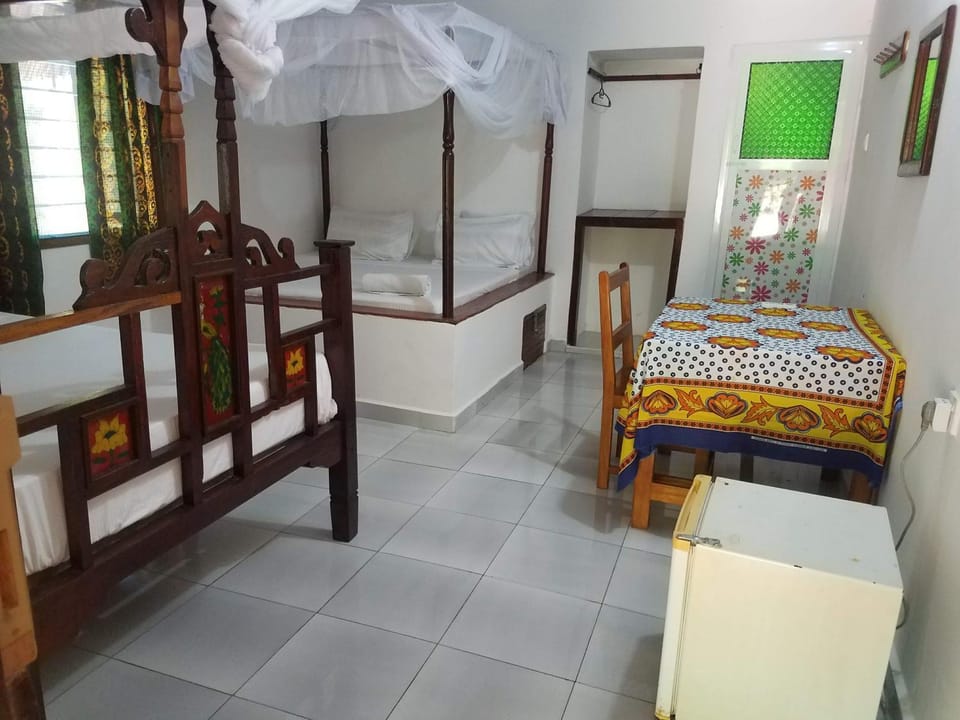 Baraka Aquarium Bungalows Bed and Breakfast in Unguja North Region