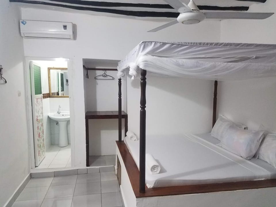 Baraka Aquarium Bungalows Bed and Breakfast in Unguja North Region